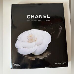 CHANEL Black and White Collections Book